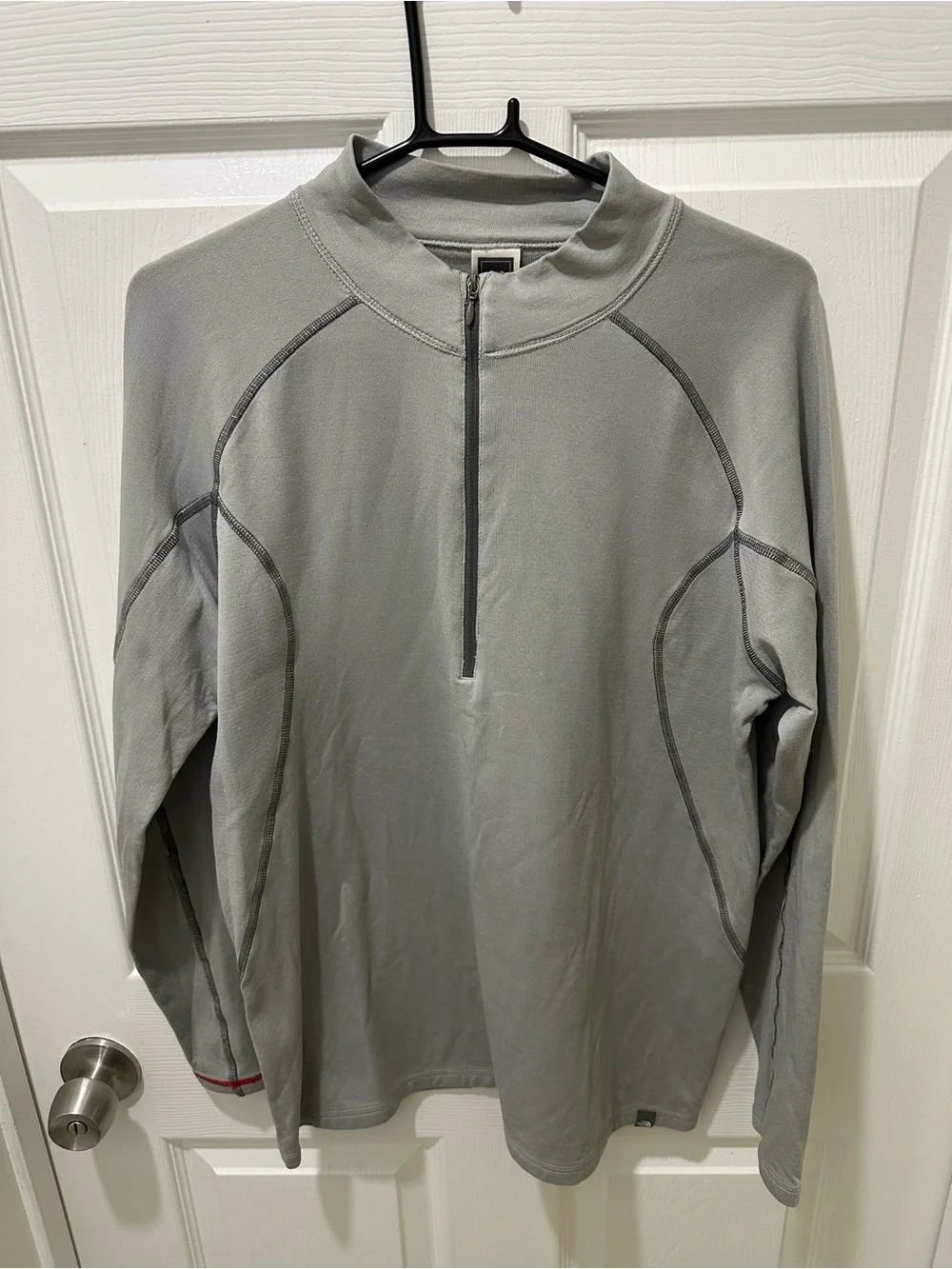 The North Face; Men's Large; Grey Quarter-Zip